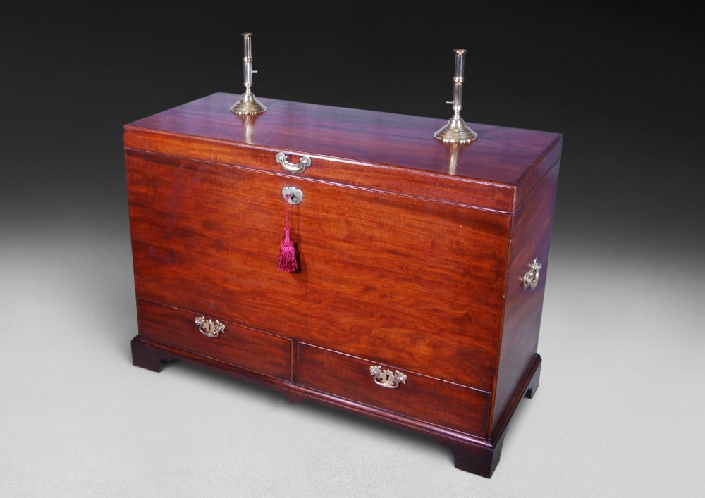 Mid 18th Century Mahogany Mule Chest