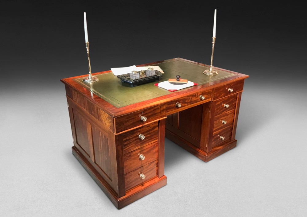 Early 19th. Century Mahogany Partners' Pedestal Desk
