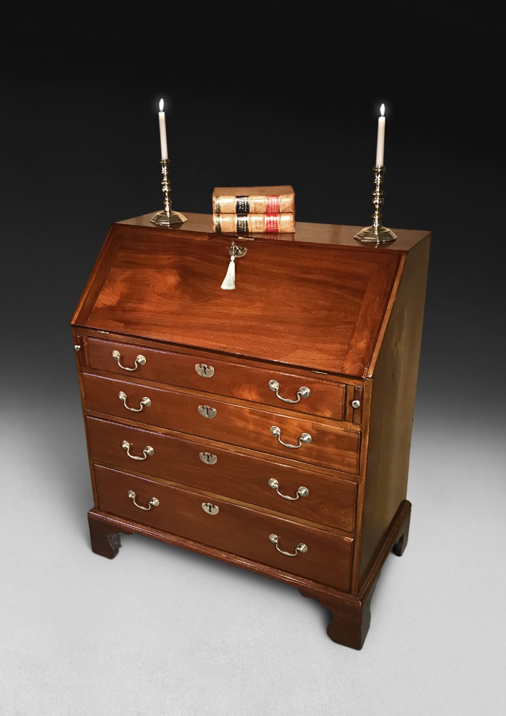 Mid 18th. Century Mahogany Bureau