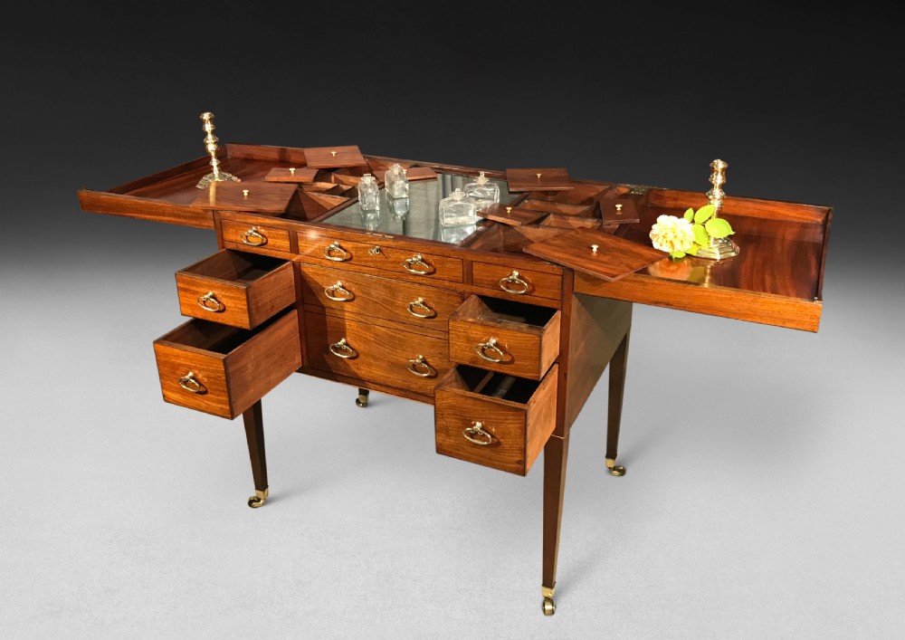 George III - Gillows of Lancaster Mahogany Washstand  View V