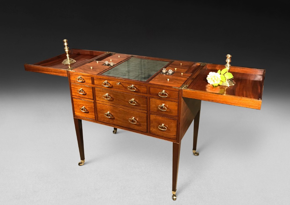 George III - Gillows of Lancaster Mahogany Washstand  View VIII