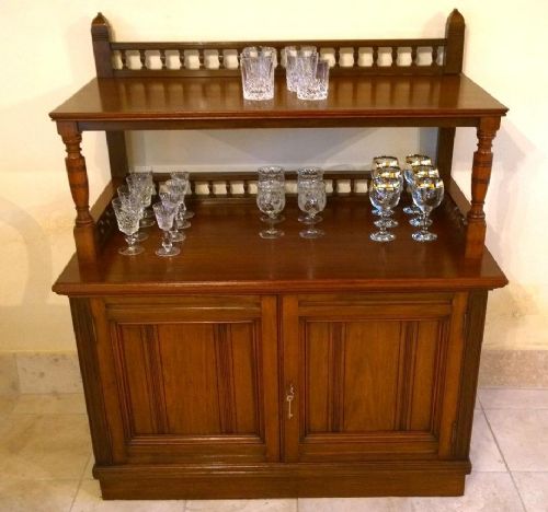 Very Clean and Tidy Walnut Server / Sideboard / Chiffonier