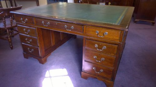 fig 1. Oak Partners Desk, Early 1900s