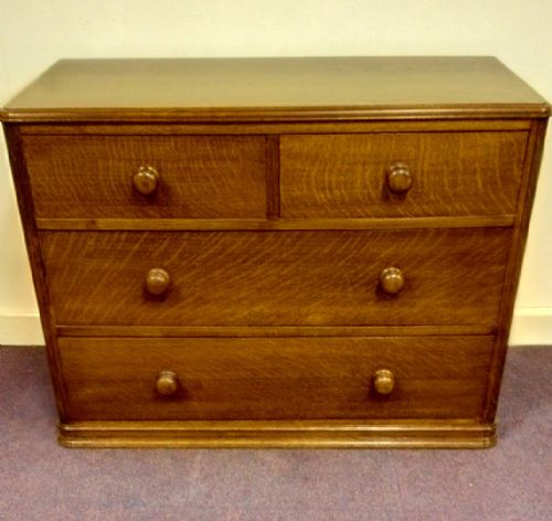 Pretty Round Corner Oak Chest of Drawers