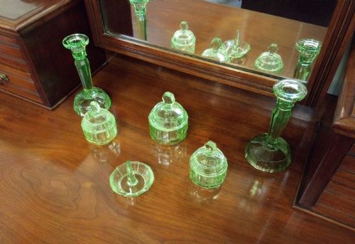 Deco Dressing Table Trinket Set in Green Glass, 6 Pieces