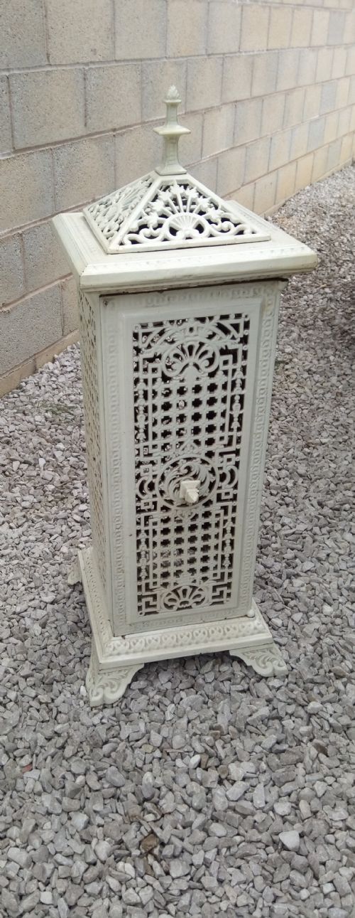 Attractive Fire Stove in Cast, Enamel Finish