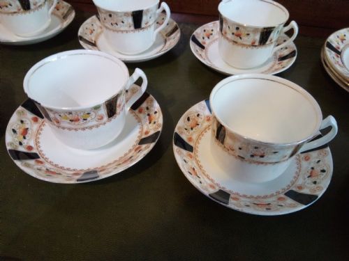 ATTRACTIVE CHINA TEA SERVICE GLADSTONE POTTERIES - ADDITIONAL PHOTO 1