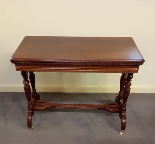 A Good Clean Walnut Stretcher Table Games Table.