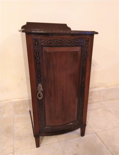 Clean Bow Fronted Bedside Cabinet in Mahogany