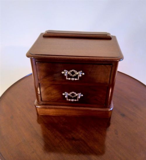 Trinket Chest of Drawers in Mahogany from 1800s