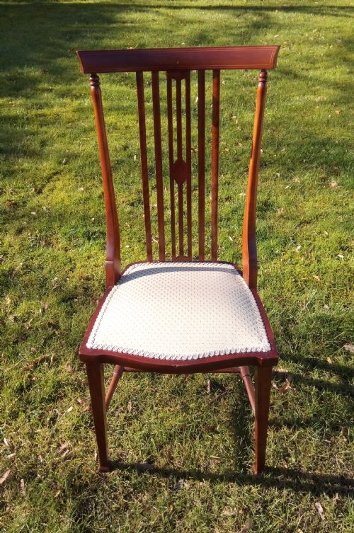 PRETTY BEDROOM CHAIR EARLY 1900S GREAT CONDITION - ADDITIONAL PHOTO 1