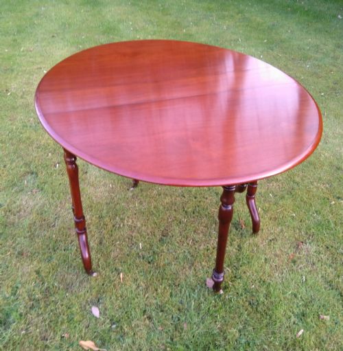 Mahogany Sutherland Dining Height Occasional Table