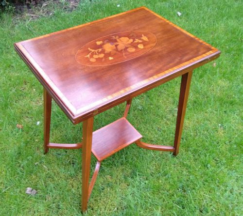 Pretty Inlaid Edwardian Occasional Table