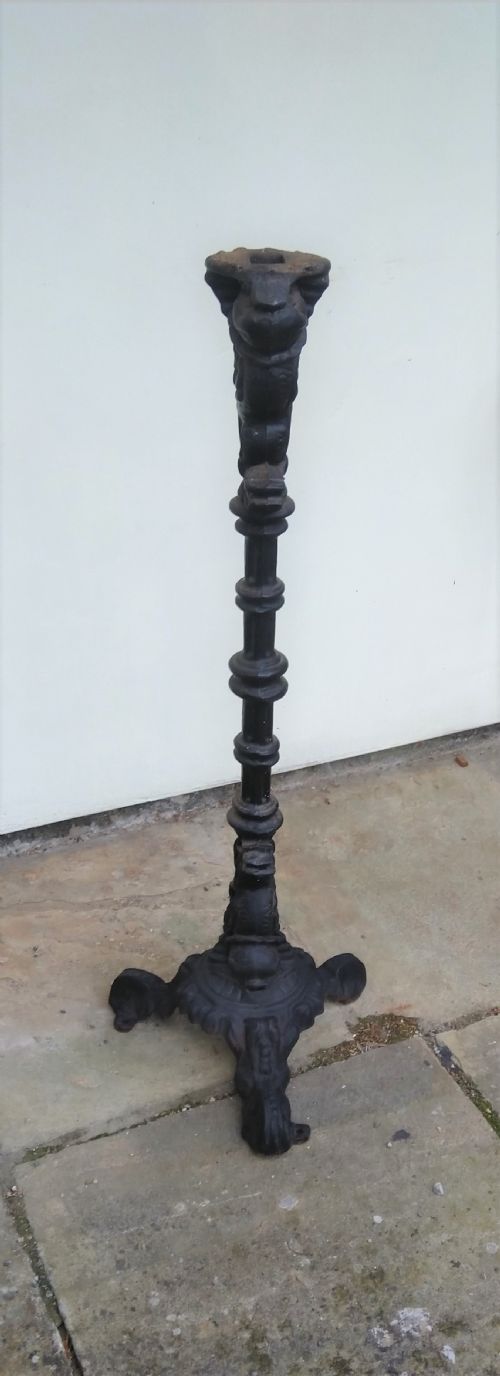 Cast Iron Stand, Good Detail