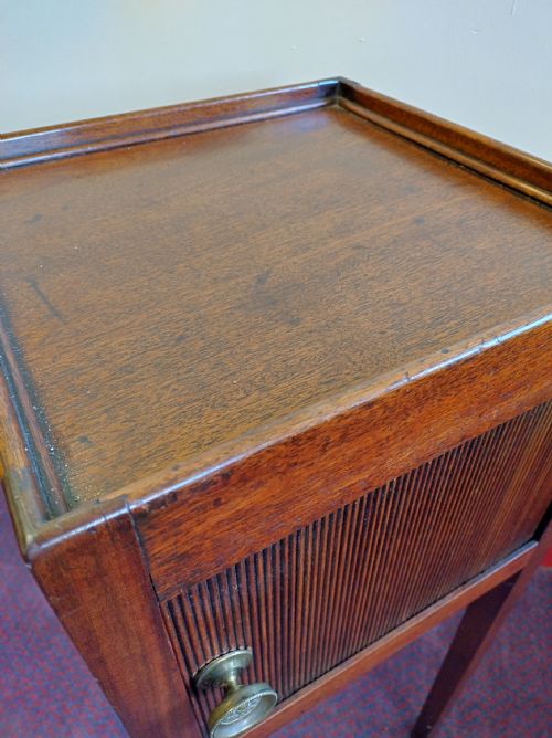 GEORGIAN NIGHT STAND IN MAHOGANY CIRCA 1800 - ADDITIONAL PHOTO 4