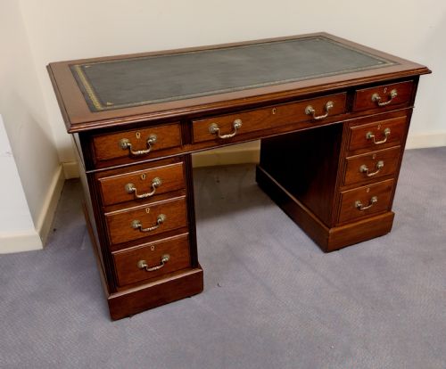 Mahogany Kneehole Pedestal Desk C 100yrs Old.