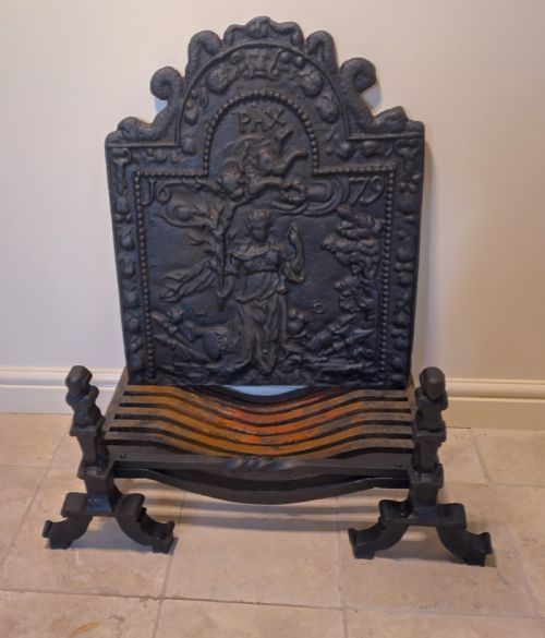 CAST FIRE BACK WITH GRATE AND FENDER VERY SOLID - ADDITIONAL PHOTO 1
