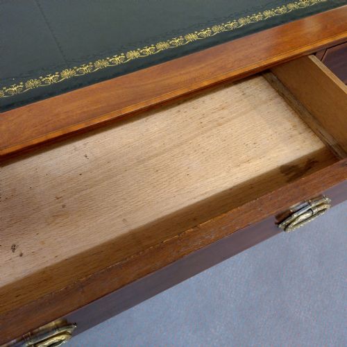 LOVELY INLAID MAHOGANY PEDESTAL DESK - ADDITIONAL PHOTO 4
