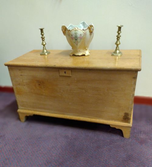 19THC BEDDING CHEST OR BOX ON BRACKET FEET - ADDITIONAL PHOTO 7