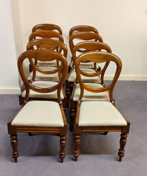 Set of Eight 19thc Balloon Back Dining Chairs in Mahogany