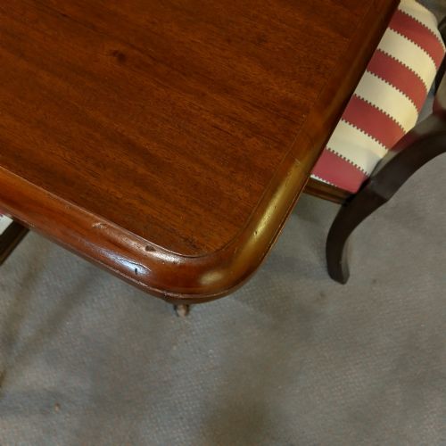 LOVELY CONDITION 19TH C MAHOGANY DINING TABLE - ADDITIONAL PHOTO 3