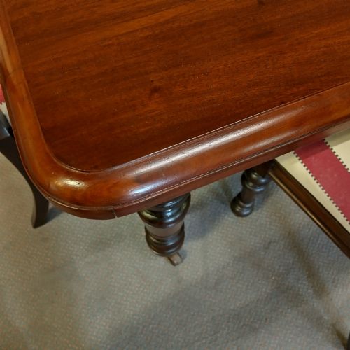 LOVELY CONDITION 19TH C MAHOGANY DINING TABLE - ADDITIONAL PHOTO 4