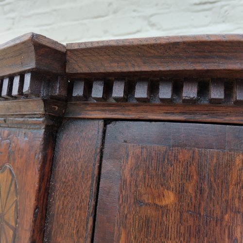 IMPRESSIVE OAK BOW FRONTED CORNER CABINET 1700S - ADDITIONAL PHOTO 3