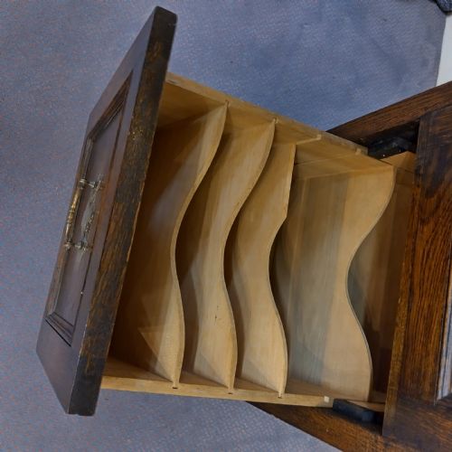 USEFUL RATHER RARE OAK FILING CABINET EARLY 1900S - ADDITIONAL PHOTO 2