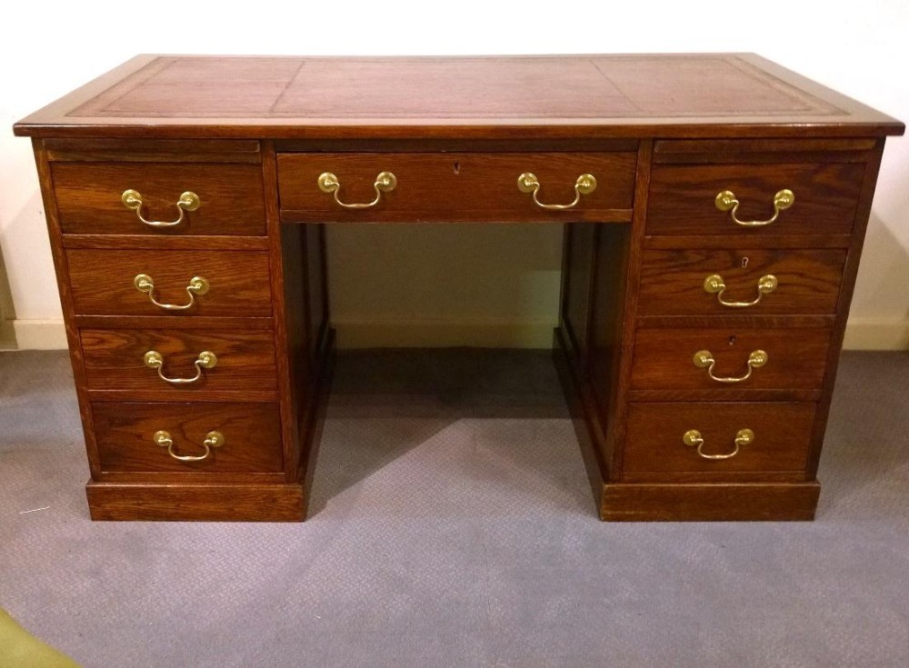 Early 1900s Oak Pedestal Desk