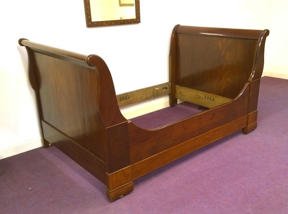 'Bateau Lit' French Mahogany bed in great condition