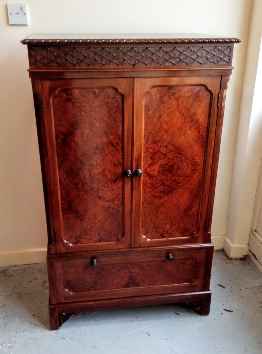 Mahogany Cabinet, really useful and great size.