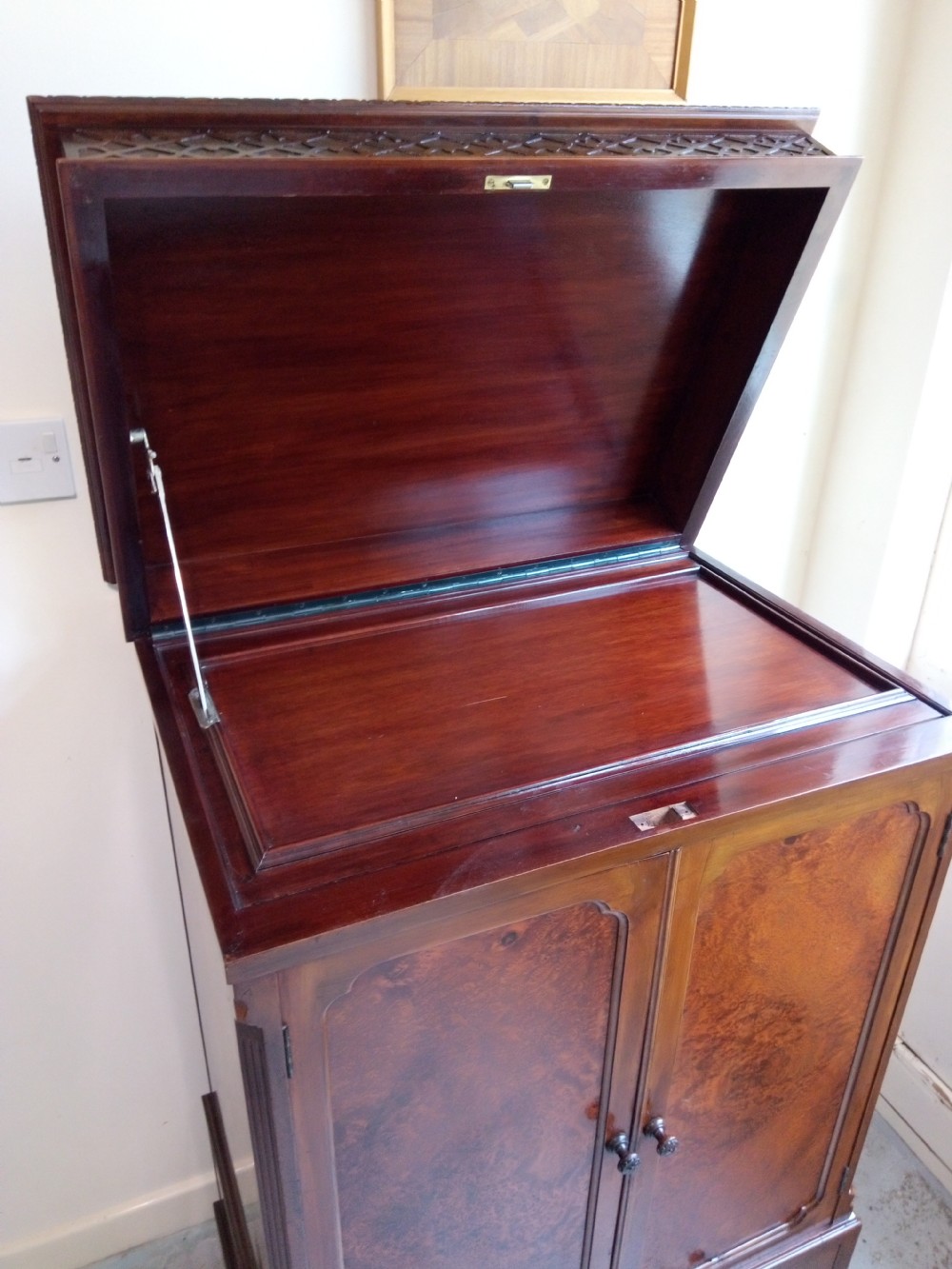 Mahogany Cabinet, really useful and great size. View IV