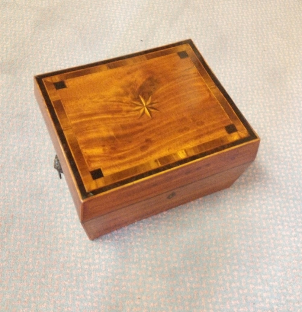 Pretty 19thC jewellery box, inlaid mahogany. 