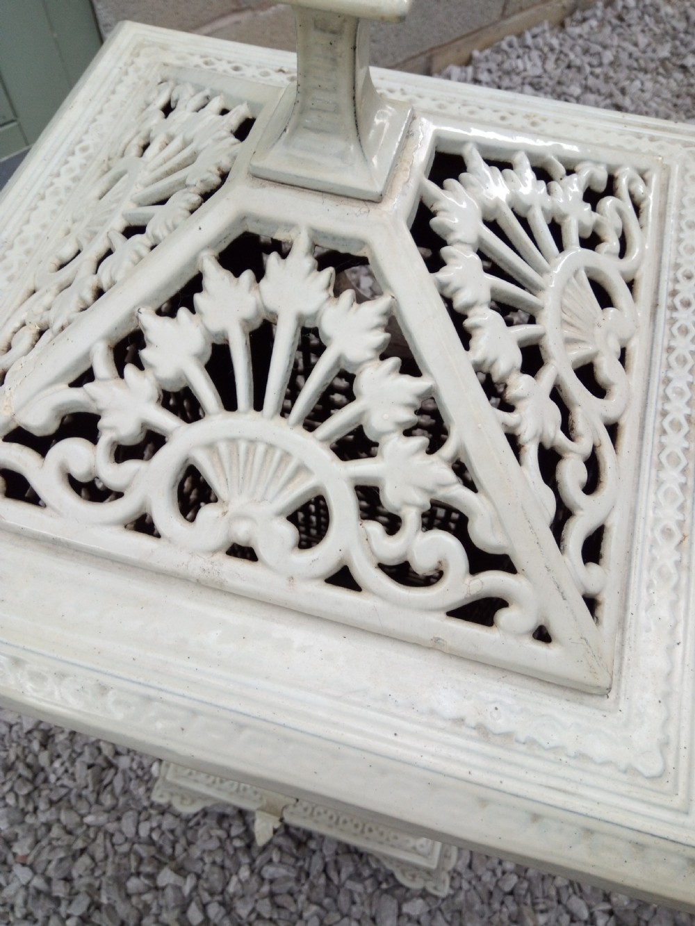 Attractive Fire Stove in Cast, enamel finish View III