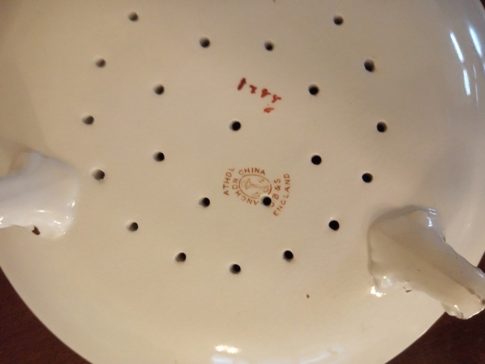 Pretty Draining plate from Anchor Potteries View IV