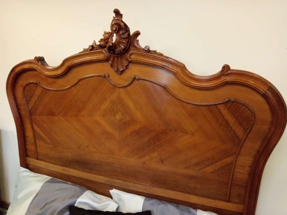French Walnut double bed in nice tidy condition View V