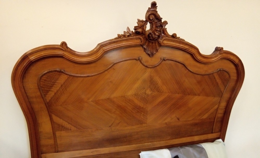 French Walnut double bed in nice tidy condition View VI