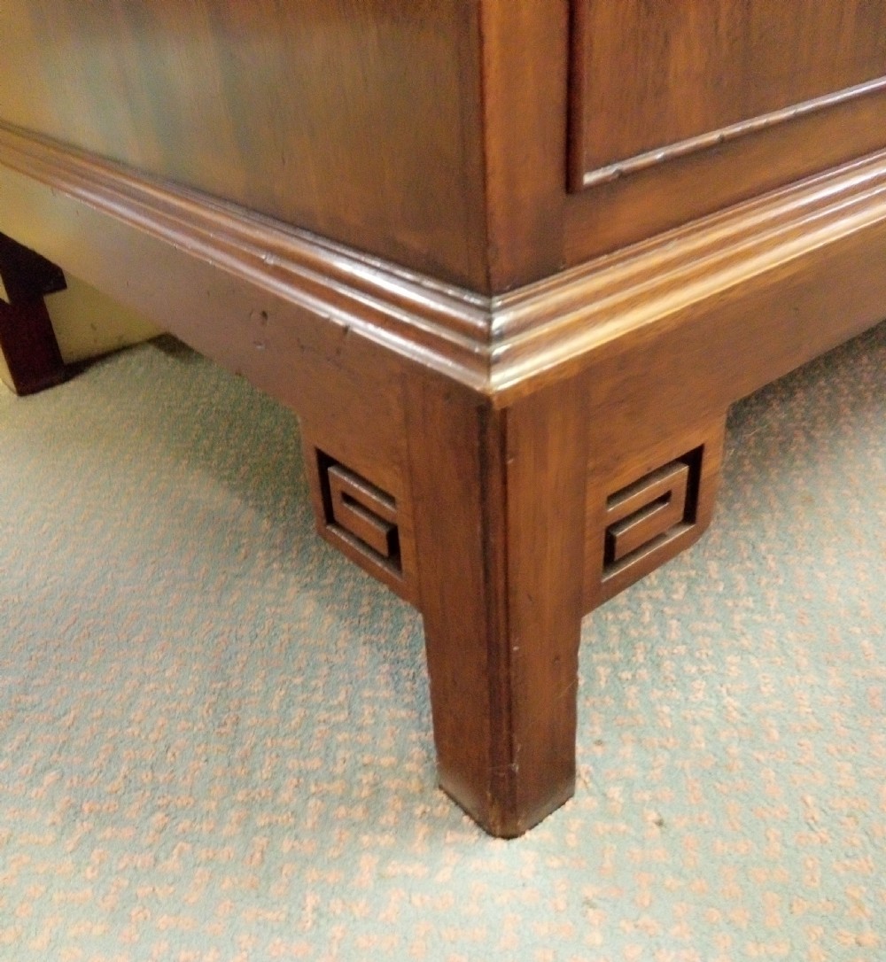 Early 1900s chest of drawers in mahogany, great condition. View III