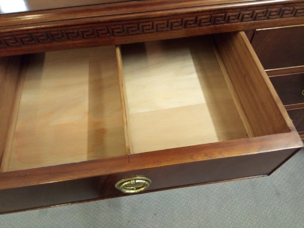 Early 1900s chest of drawers in mahogany, great condition. View IV