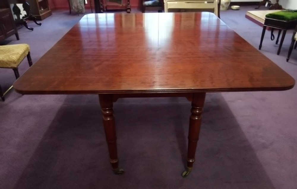 Beautiful quality elegant mahogany dining table William iV