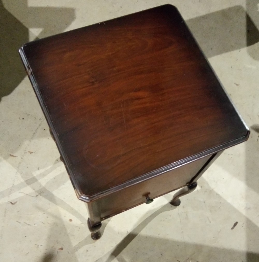 Pretty Sewing table to clear. very Cheap View IV