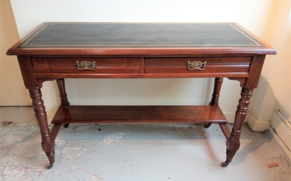 Clean Walnut Writing table, excellent leather C 1900