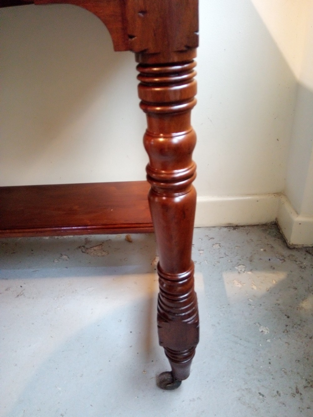 Clean Walnut Writing table, excellent leather C 1900 View III