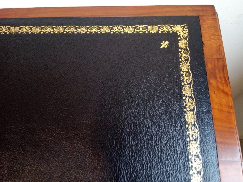 Clean Walnut Writing table, excellent leather C 1900 View VI