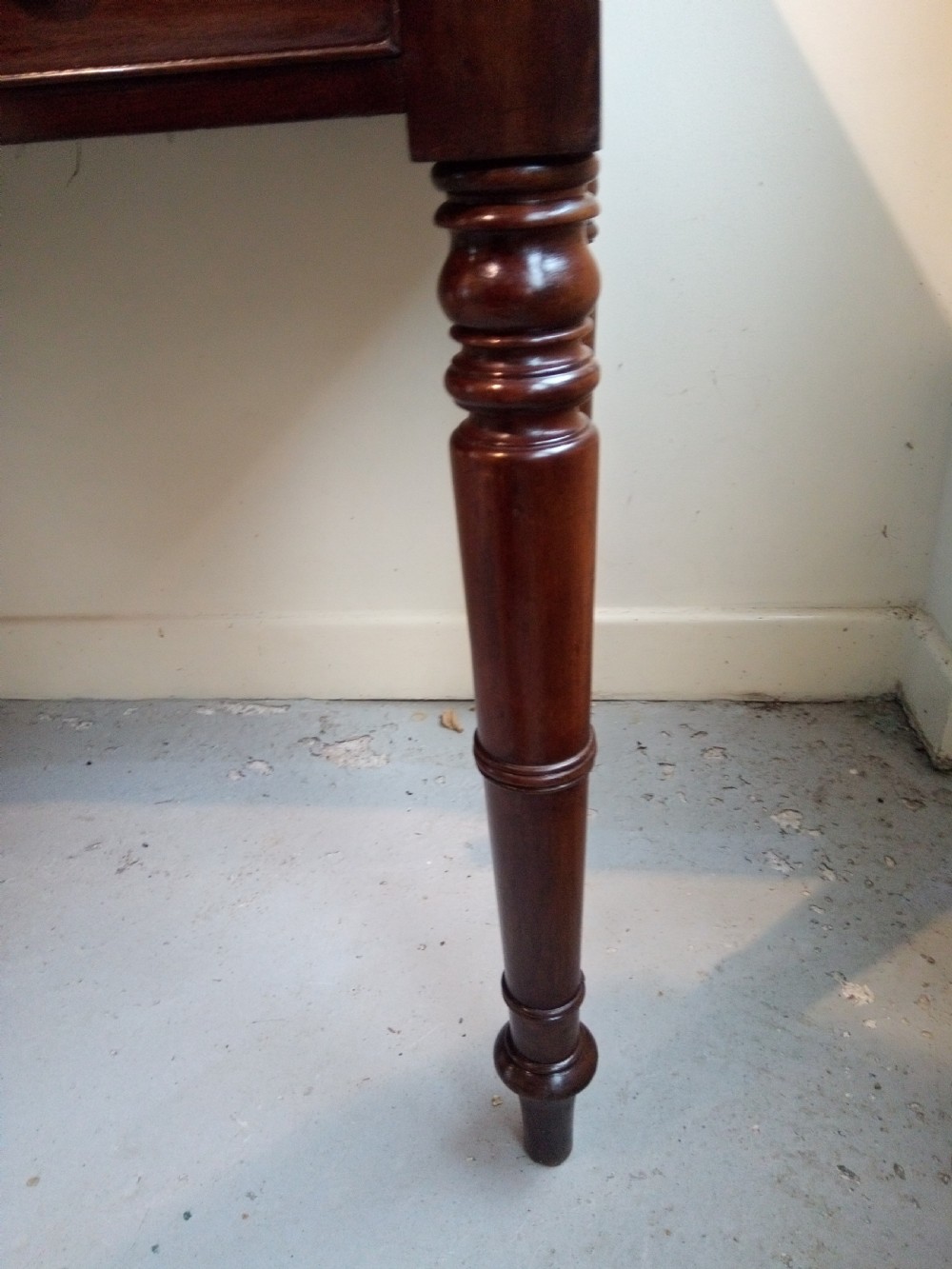 19th Century mahogany desk, great condition. View IV