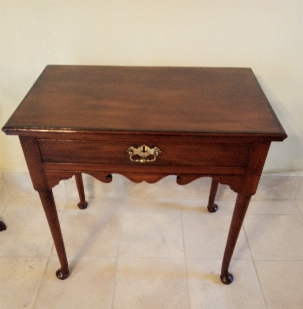 Georgian Mahogany Lowboy style side table with drawer. 