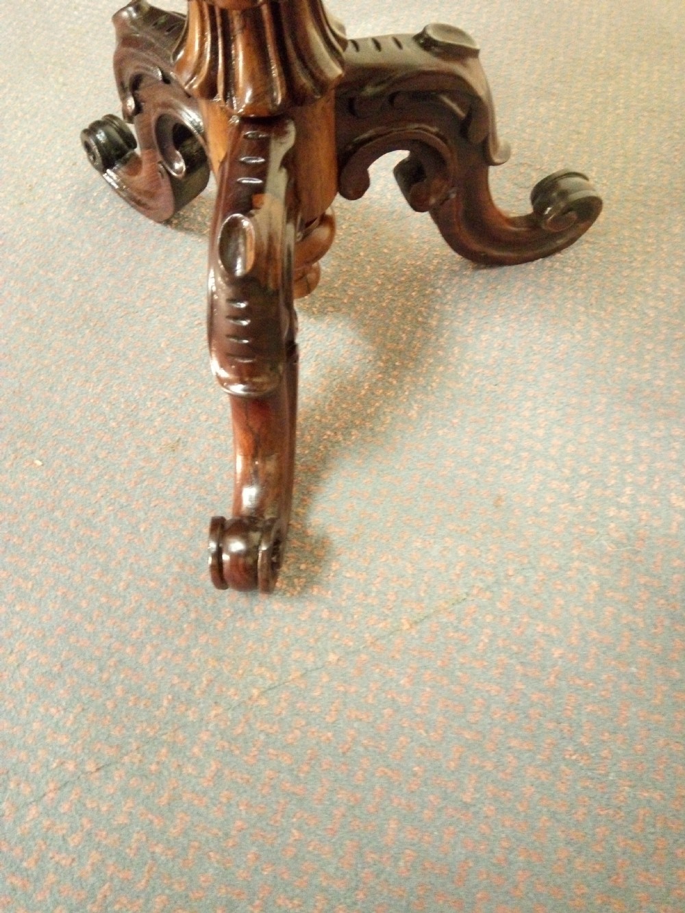 Rosewood wine or lamp table on stunning pedestal View V