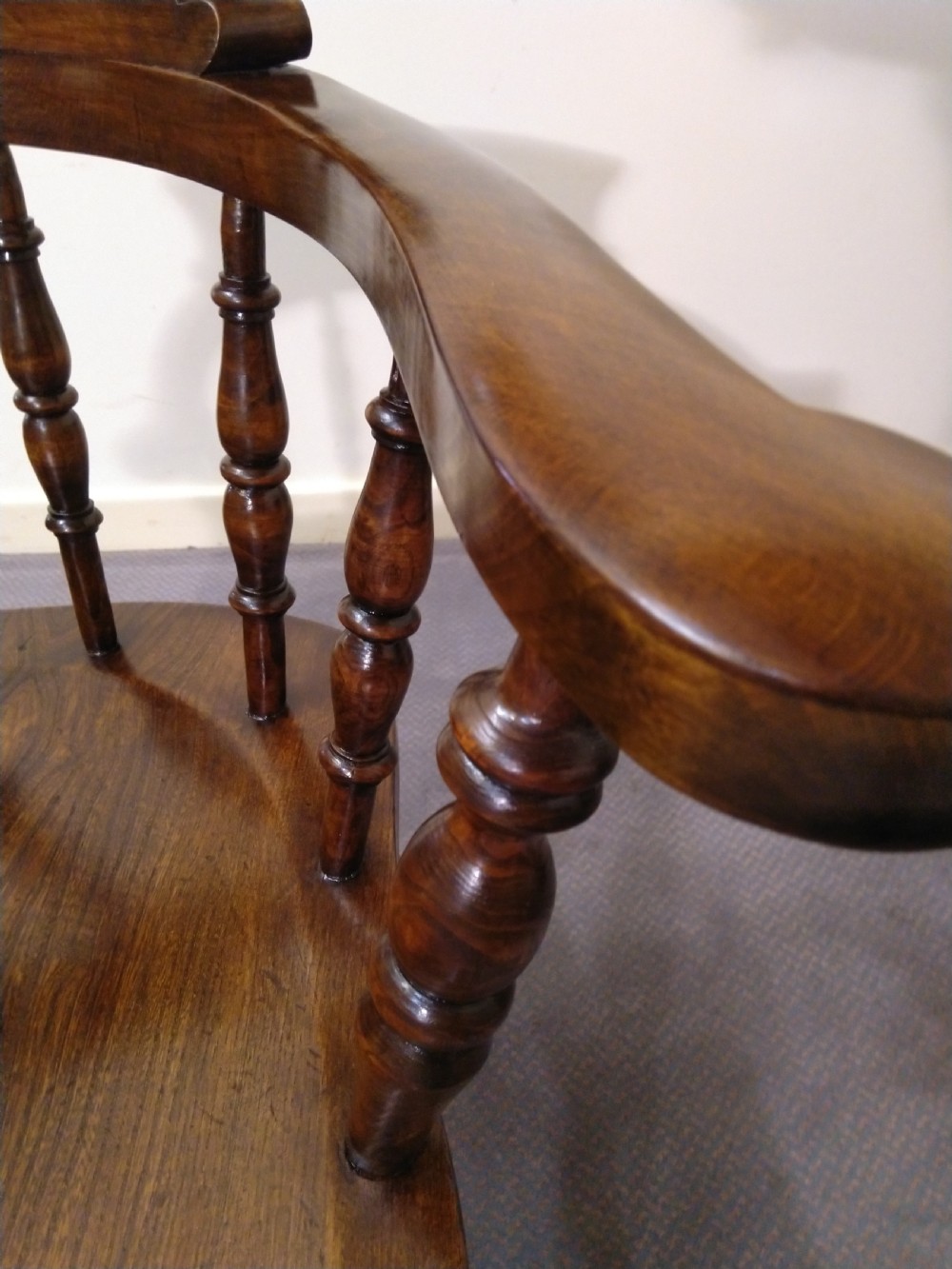 Captains chair or Smokers Bow in Excellent condition View IV