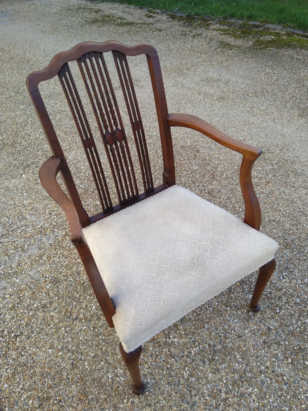 Pretty little bedroom chair in Mahogany View II