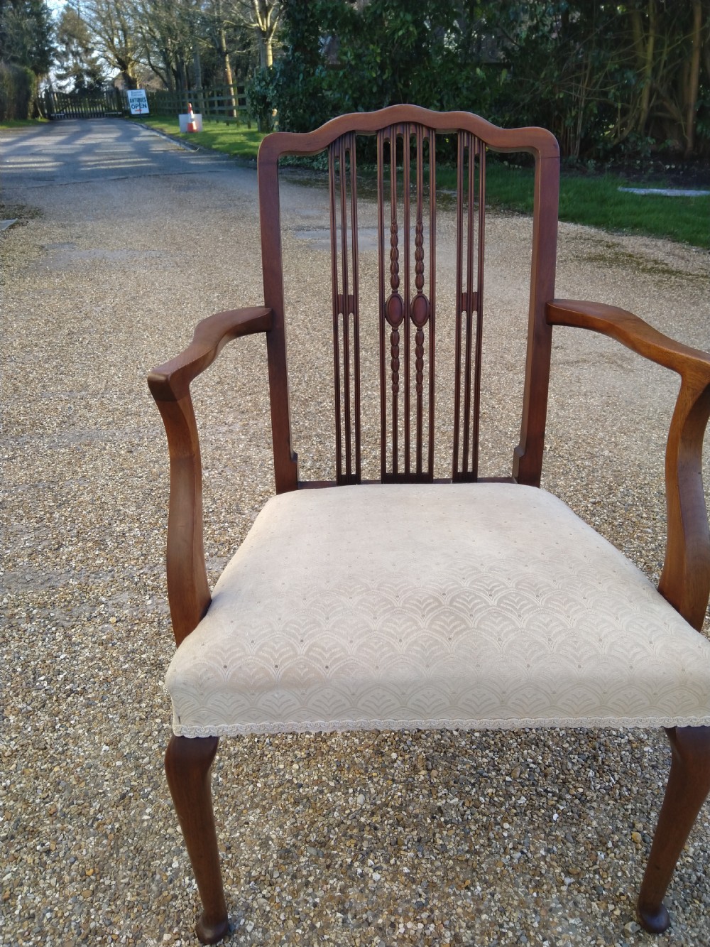 Pretty little bedroom chair in Mahogany View III